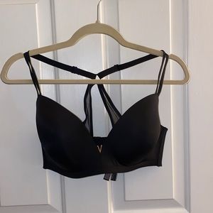 Victoria’s Secret black bra. Size 36DD